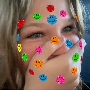 Meet your Posher, Maya